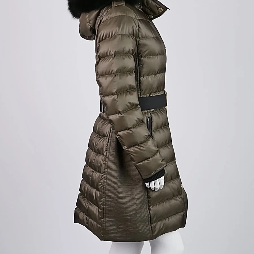 BURBERRY ABBEYDALE FOX-FUR
TRIMMED PUFFER COAT.